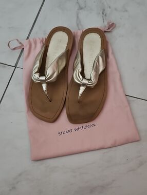 Stuart Weitzman Gold Metallic Leather Knot Thong Sandals